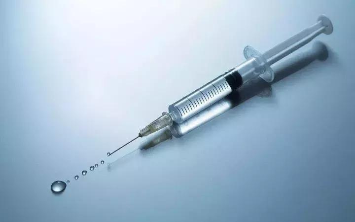 b超发现乳腺结节需要做钼靶吗,乳腺囊肿2级严重吗要不要治疗