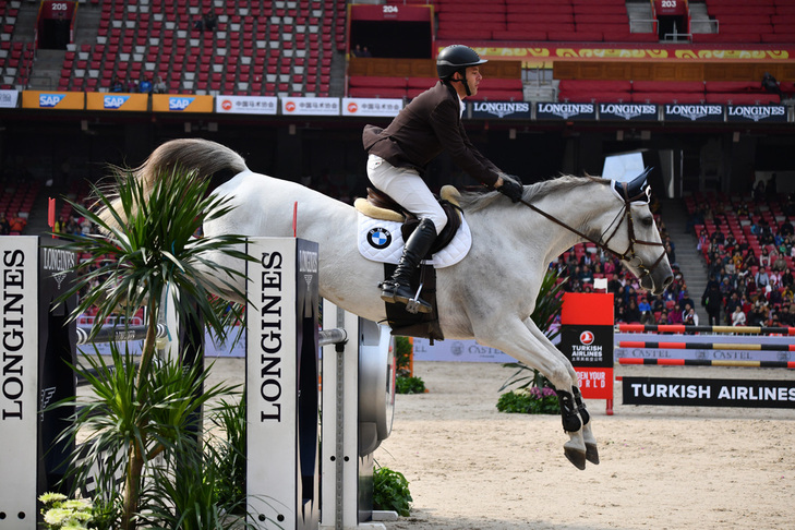 尼康d850可以碾压同价格的微单吗,尼康d850与尼康d5连拍对比测评