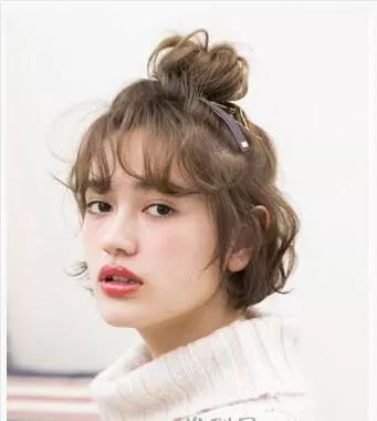 短发羊毛卷怎么扎好看又简单漂亮,小朋友怎么扎头发好看又简单短发