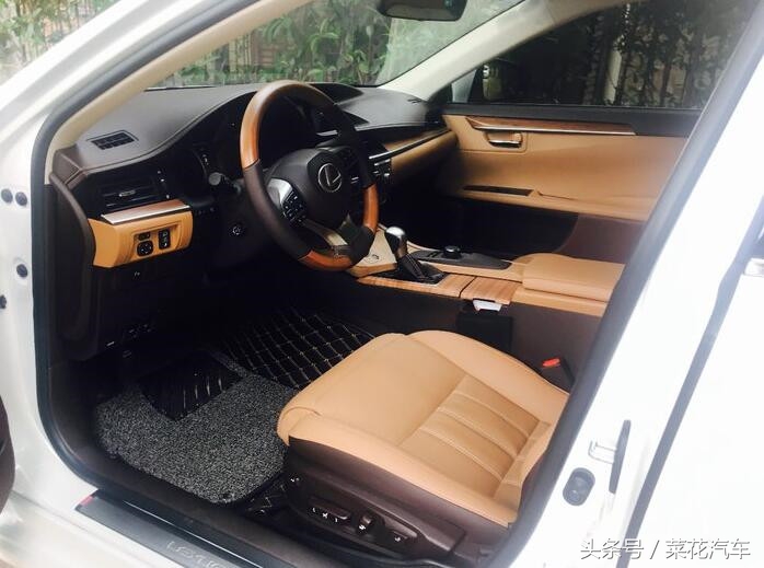 雷克萨斯30万提车,33万雷克萨斯