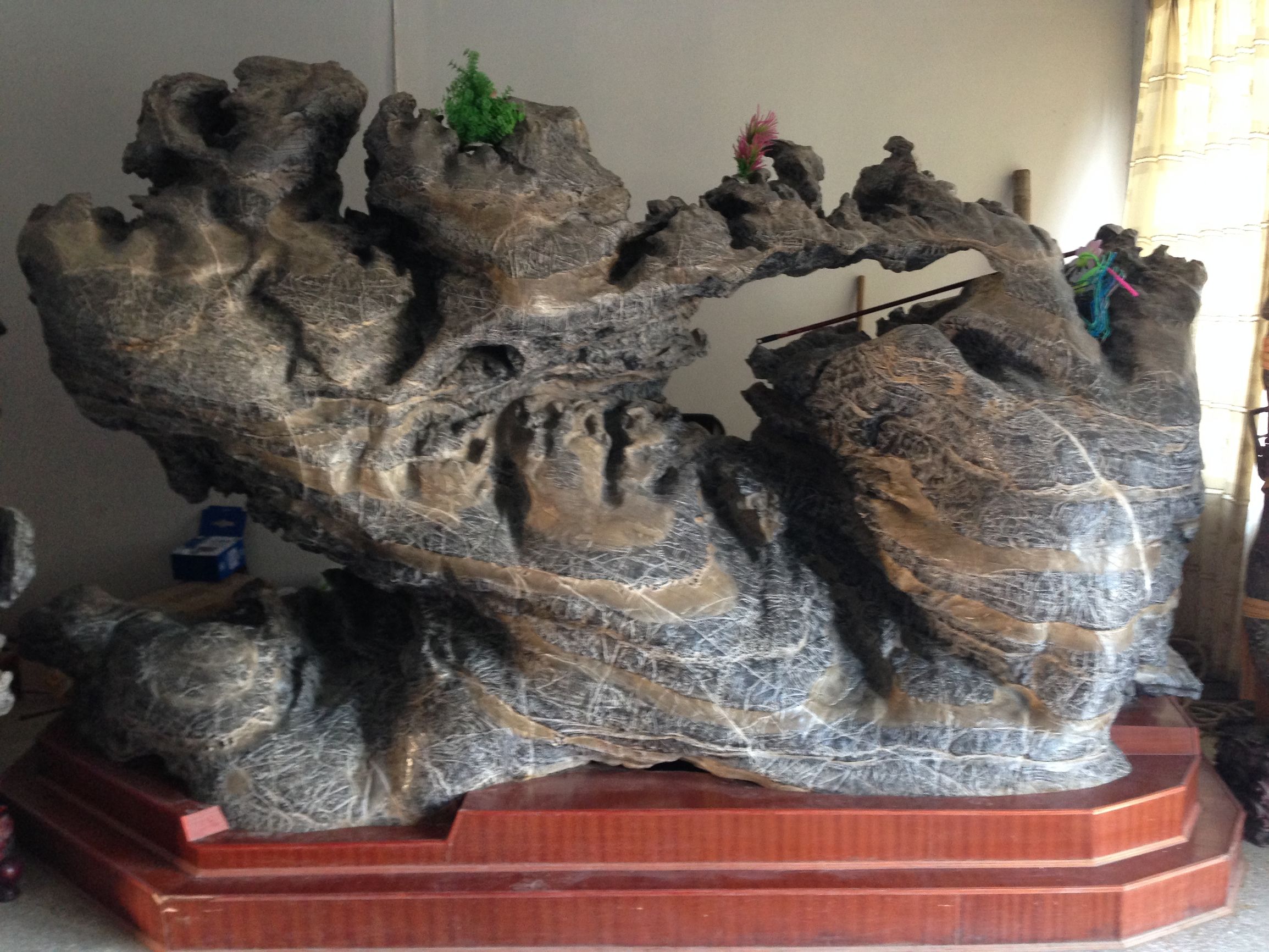 假山的造型讲究什么,大型假山结构