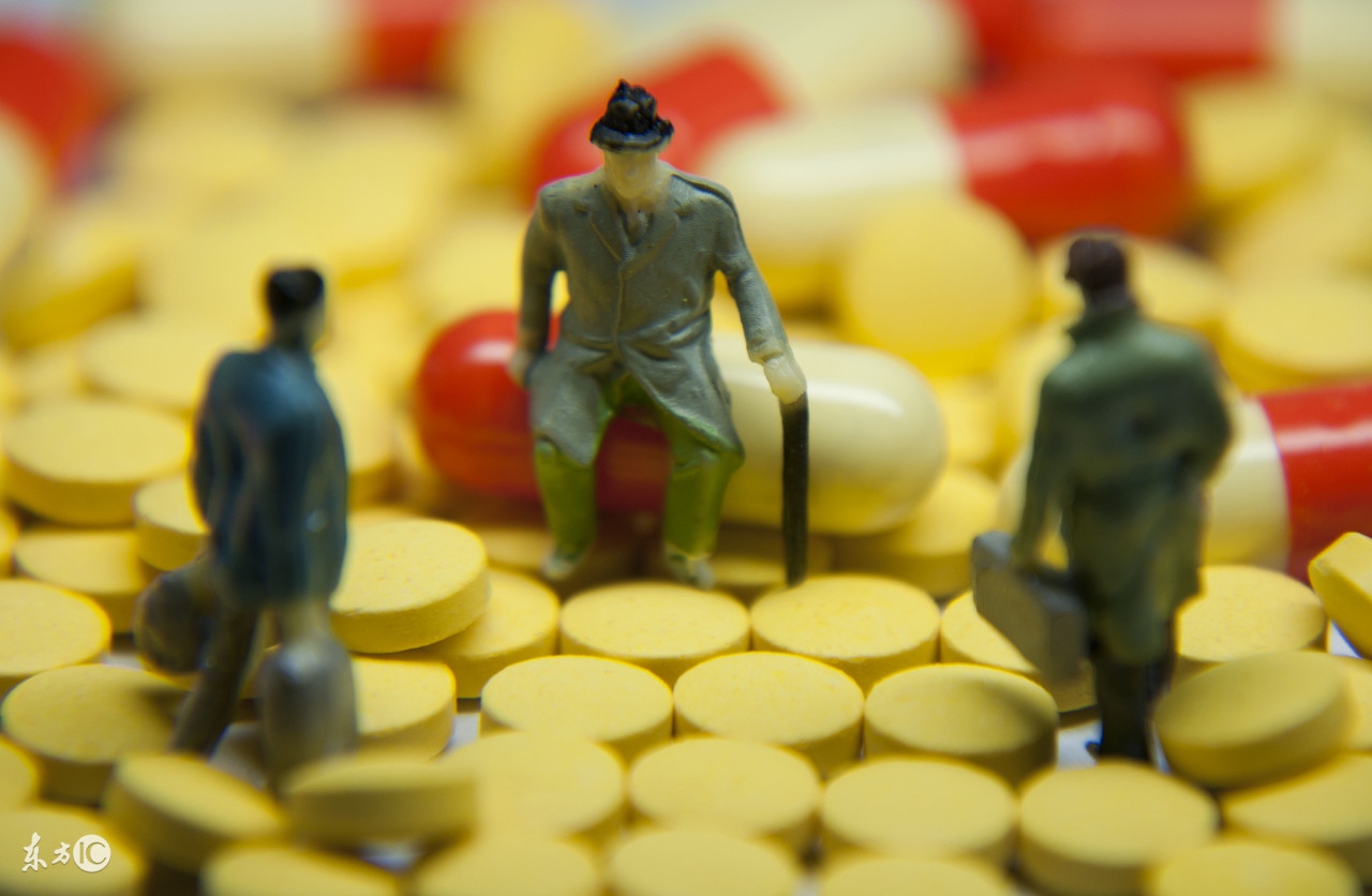 这9种药千万不要用热水送服,长期服用这几种药一定要多加注意