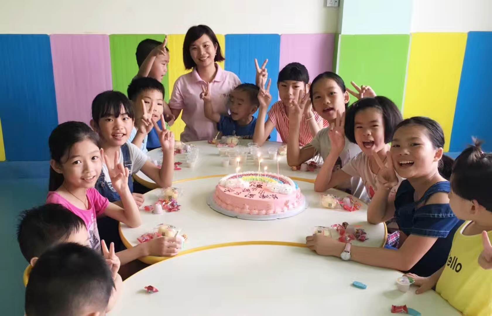 幼儿园老师对孩子的爱和教育,感谢幼儿园孩子对老师的信任