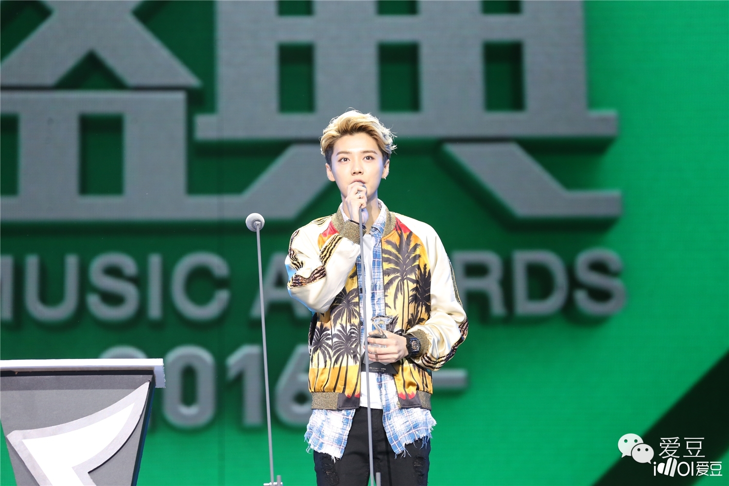 qq音乐盛典bigbang,qq音乐盛典bigbang领奖合集