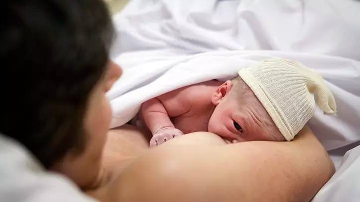 生理性涨奶处理方法,产后涨奶该怎么处理