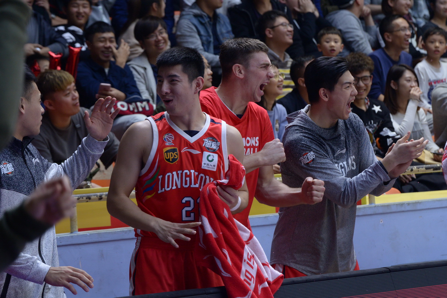 图说广厦｜轻敌吞毒奶，春哥来背锅｜广厦116-118广州现场高清图