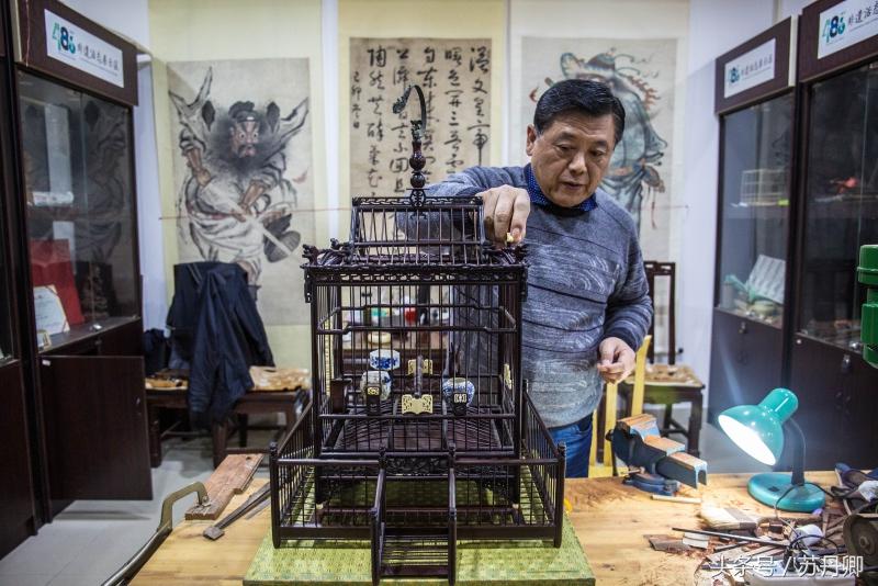 他靠炒股赢来的钱传承了近一辈子的宫廷鸟笼