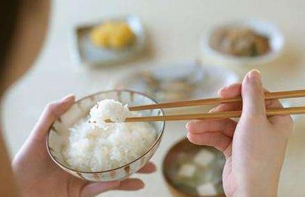 到底什么叫月子病,民间所说月子病是什么