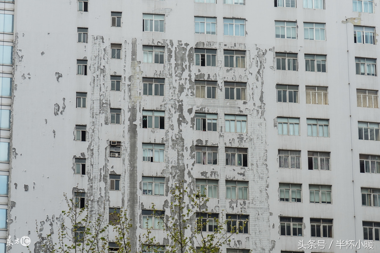卫生间防水做后墙面空鼓有影响吗,卫生间贴完墙砖两个月整面墙空鼓