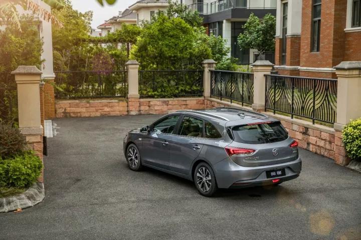 别克阅朗旅行车越野试驾,别克阅朗6万公里