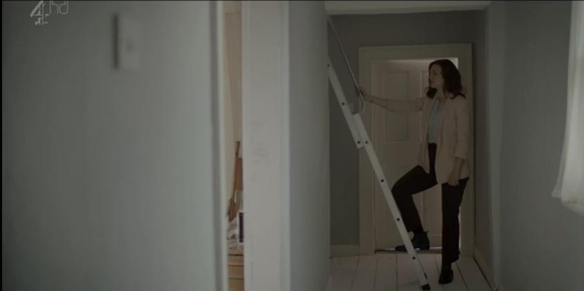 男友车祸去世女友开棺取骨陪伴,男友车祸去世后女孩召唤灵魂