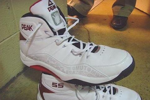 nba球鞋多少钱一双,nba球鞋卖得最好