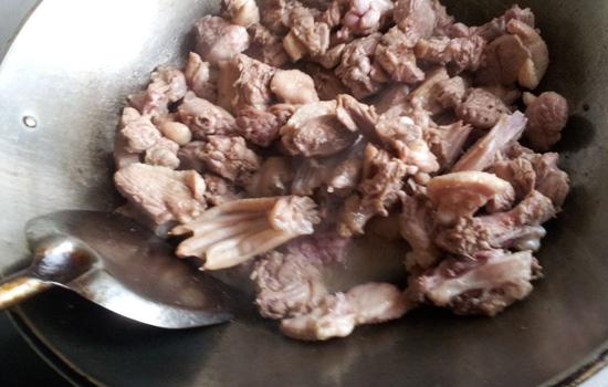 鸭子怎么去腥味最有效的方法,鸭肉怎样去腥味最有效的方法