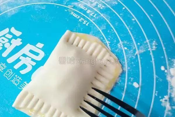 包饺子剩的饺子皮怎么吃,剩饺子皮30种新吃法煎包