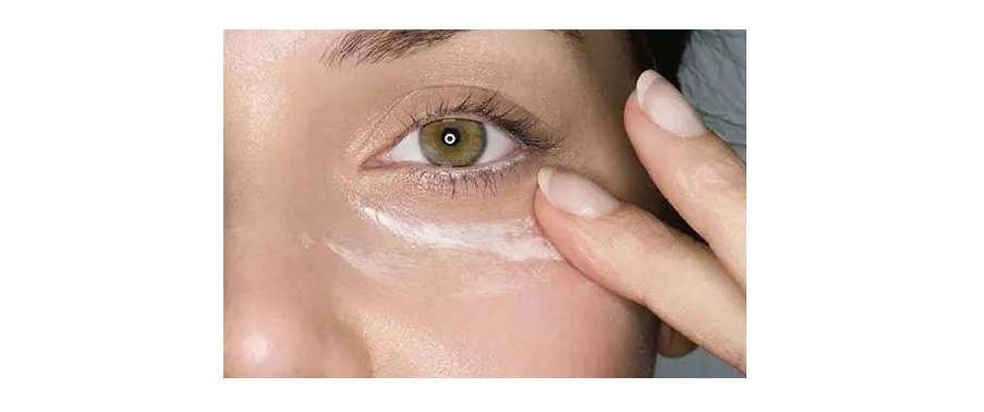 女大学生泪沟黑眼圈用什么眼霜,眼霜能去脂肪粒吗