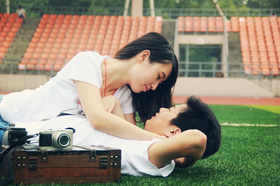 作闹纠缠感动不了男人，只有这样做，他定会发了疯的主动求复合！