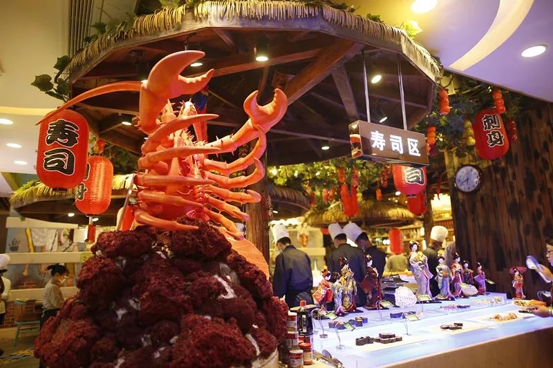 好吃的美食推荐三文鱼,红魔虾甜虾三文鱼刺身自助济南