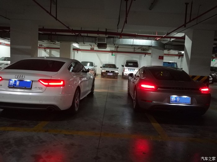 地下车库偷保时捷是哪个电影,718caymangts银色