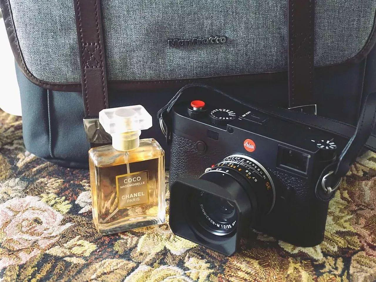 新婚,老婆没有要钻戒,买了一台徕卡