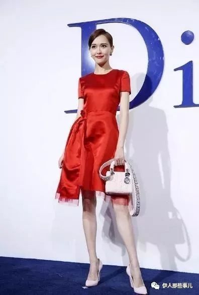 唐嫣衣着宽松引争议,唐嫣气质穿搭