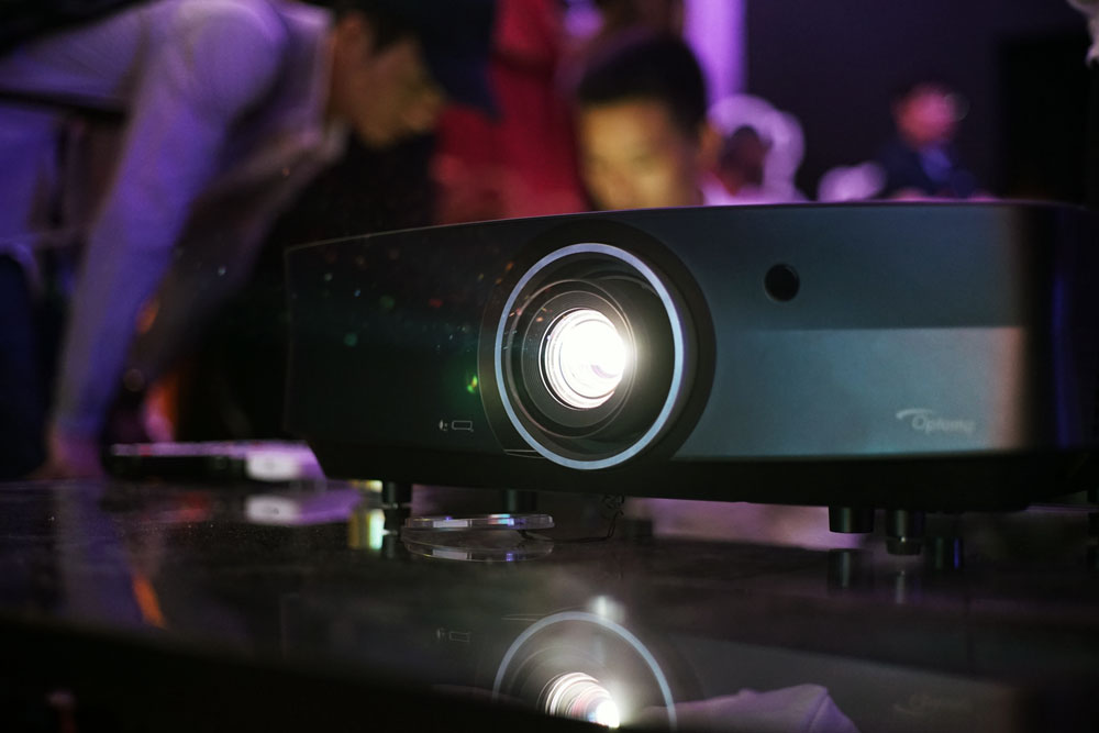 奥图码家用4k投影机评测,奥图码zh55投影仪评测