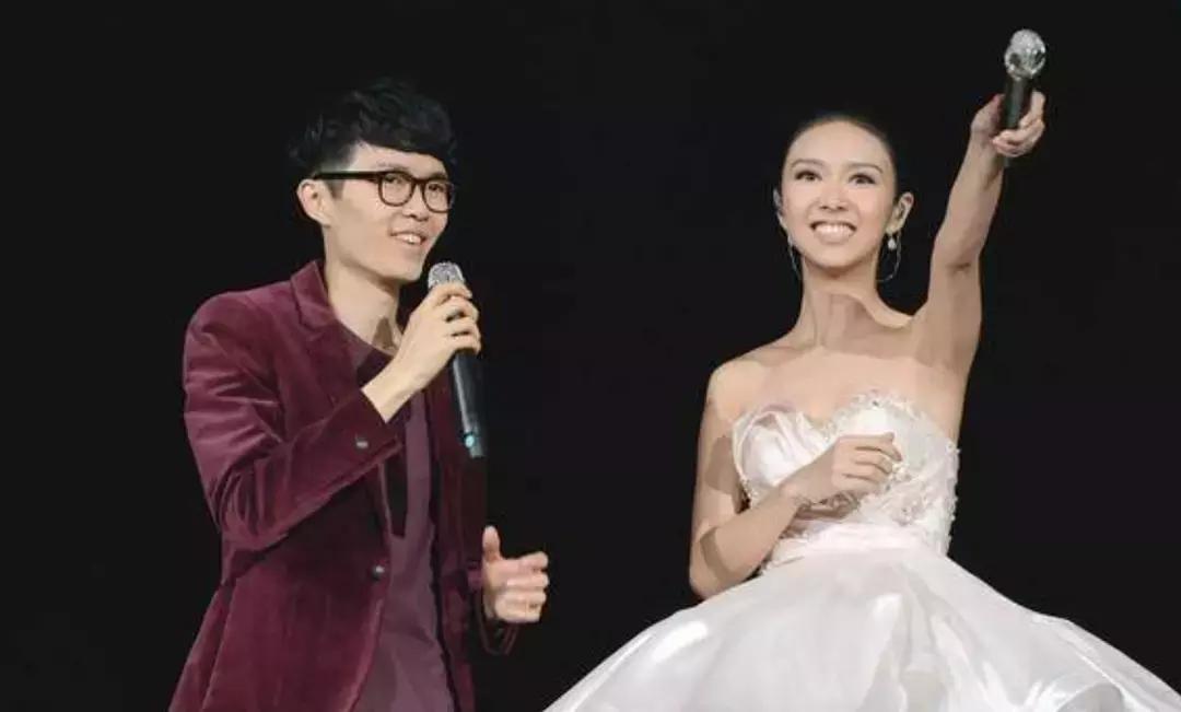 薛凯琪方大同相片素材,薛凯琪正脸照