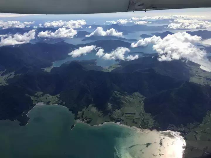 他们有钱,会玩,没有中产焦虑