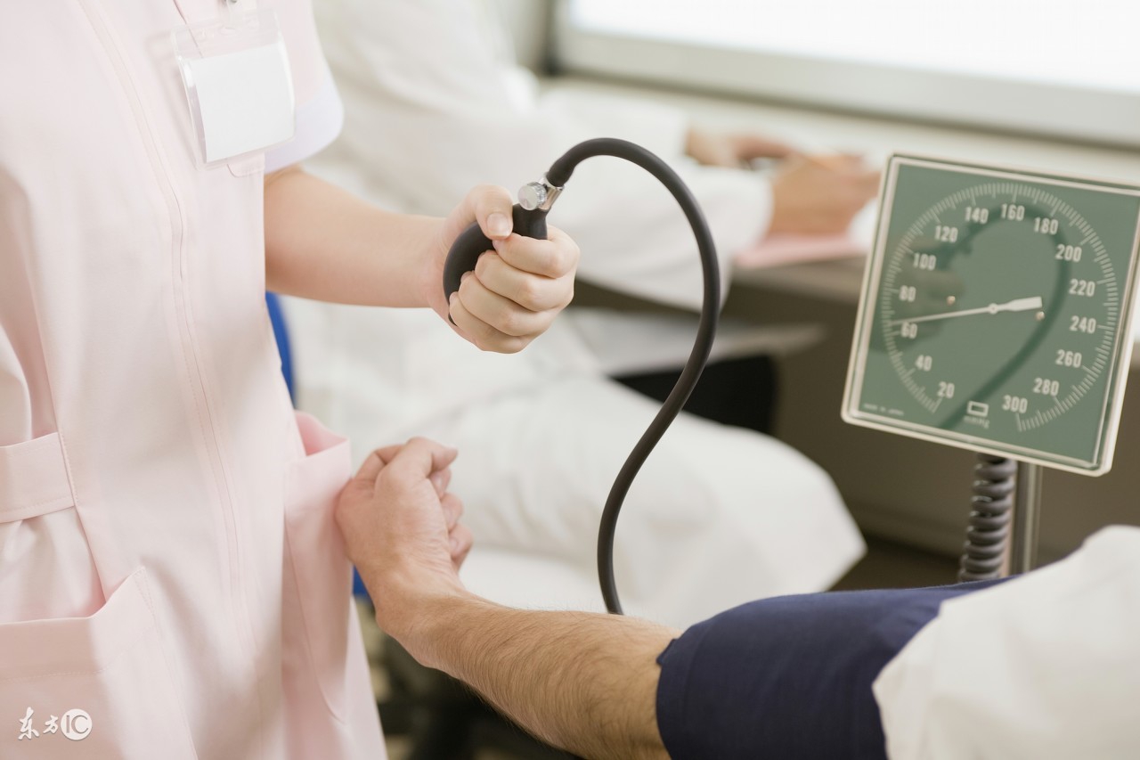 测量血压能不能侧躺,测量血压坐着和躺着区别大吗