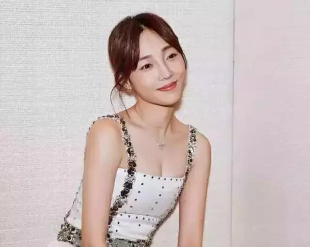 谁说低马尾古板又土气？看看双宋夫妇的新玩法简直不要太美啦！