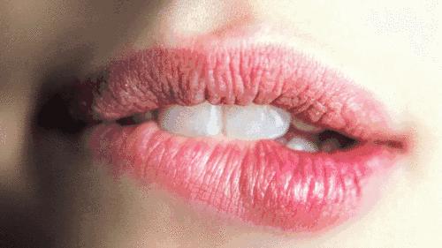 润唇膏防裂最好用,适合干裂皮肤的润唇膏