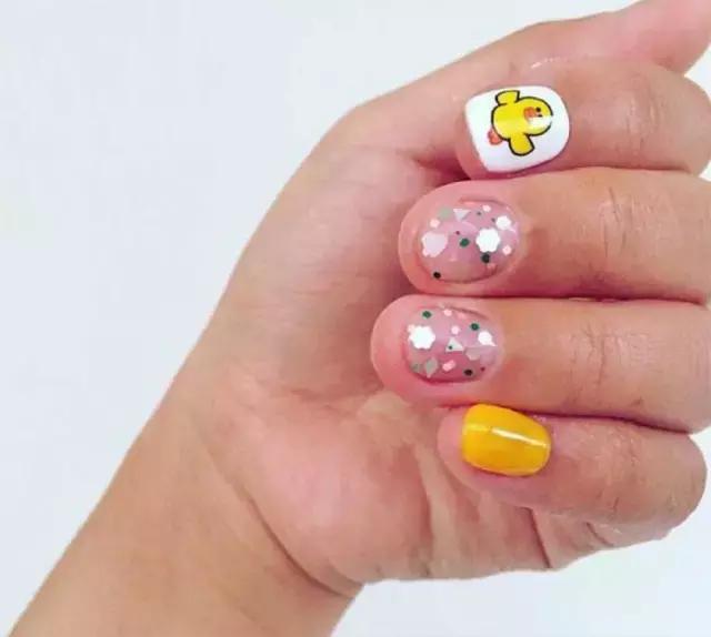 指甲短的适合什么样的美甲,指甲比较短的适合什么样的美甲