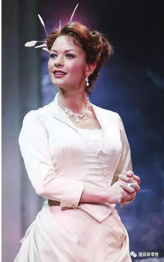 ferragamo鑿叉媺鏍兼厱2023,ferragamo鑿叉媺鏍兼厱鎵嬭〃