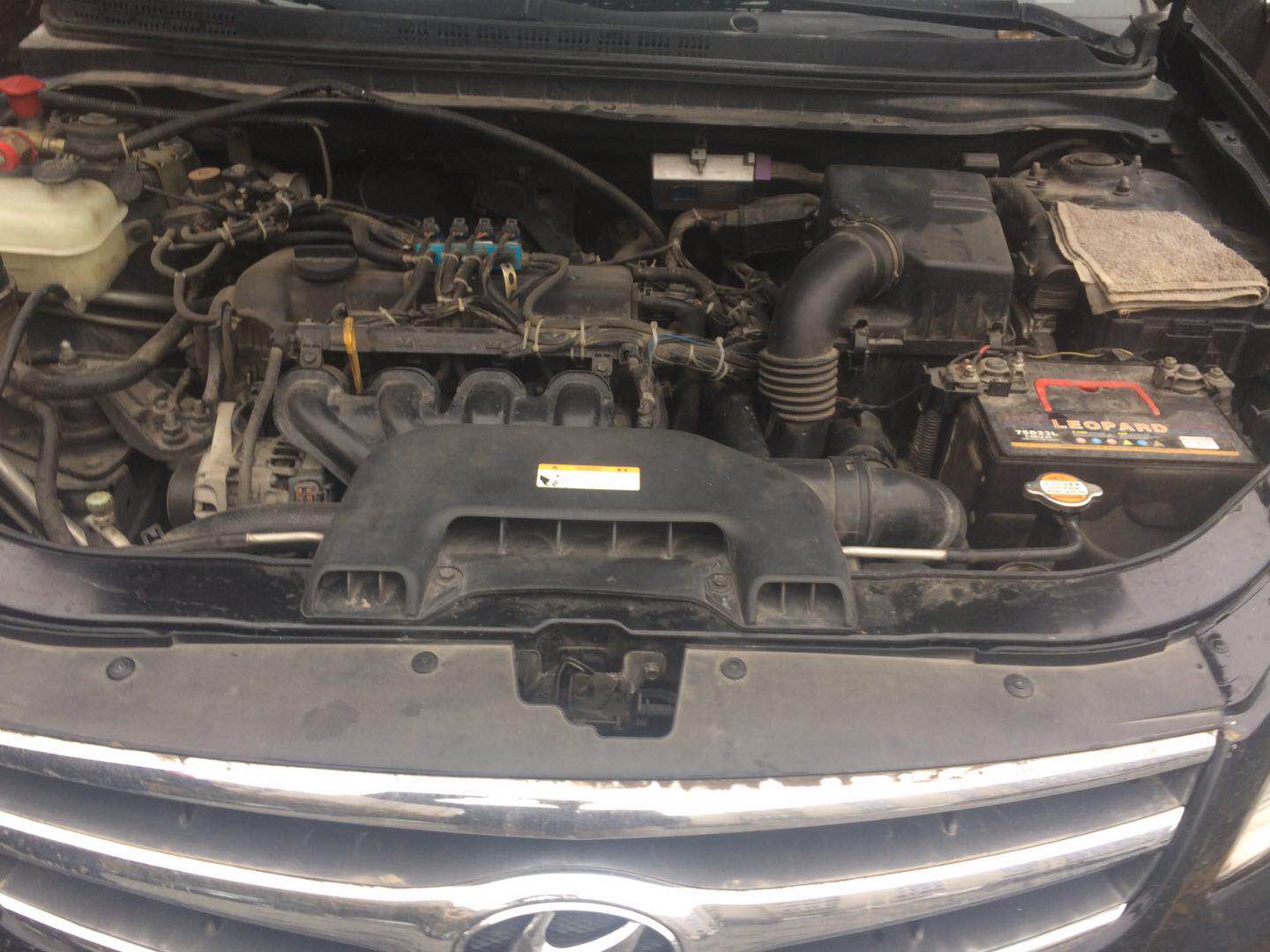 1万元二手现代悦动,2.5万多的二手车手动