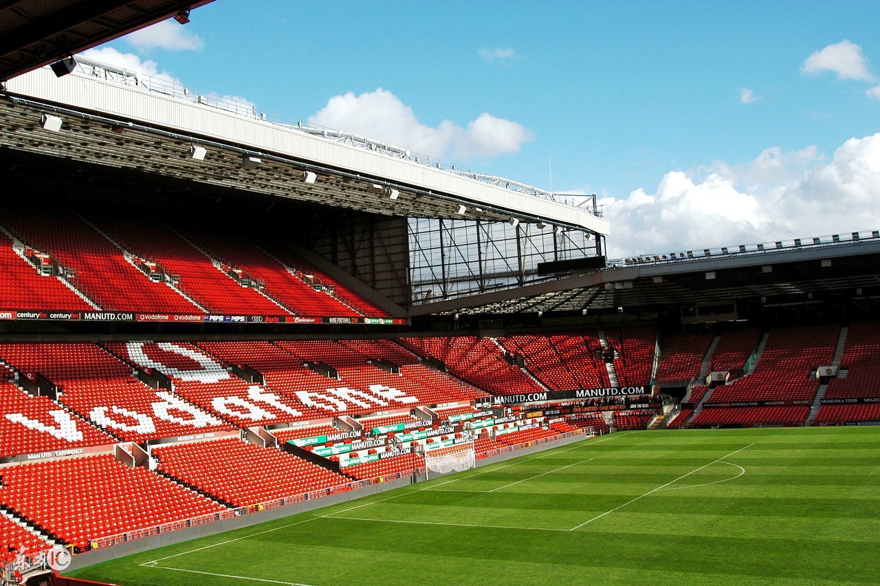 曼联主场老特拉福德球场替补席,曼联主场2015年老特拉福德球场