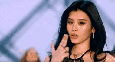 何穗奚梦瑶刘雯雎晓雯腿长度多少,何穗奚梦瑶秦舒培刘雯雎晓雯