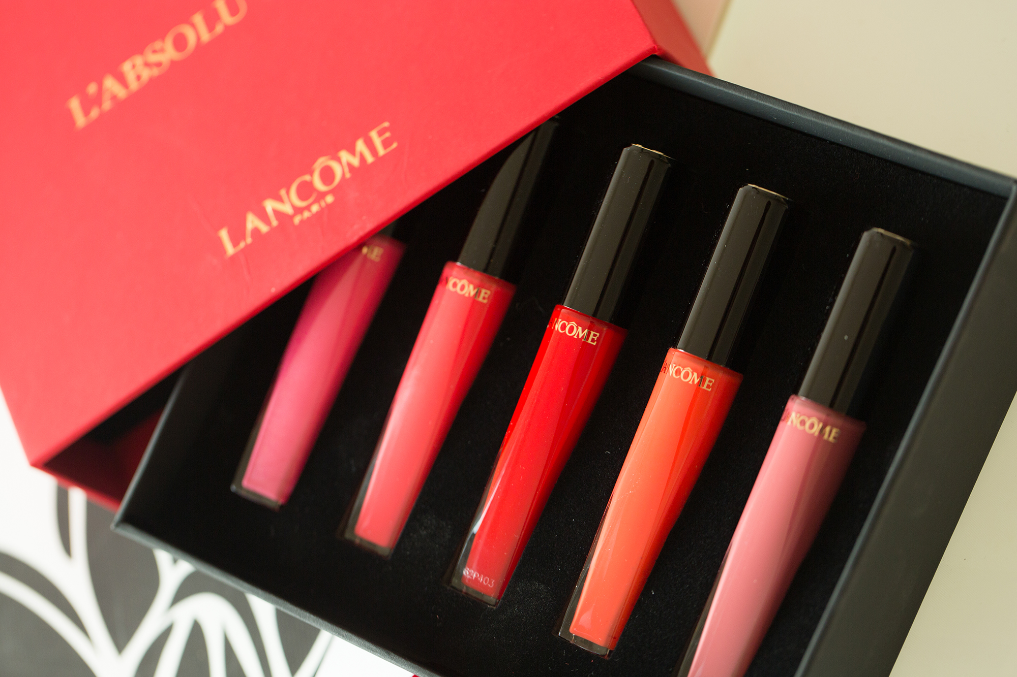 新款兰蔻小蛮腰唇釉试色,维密taylor英国