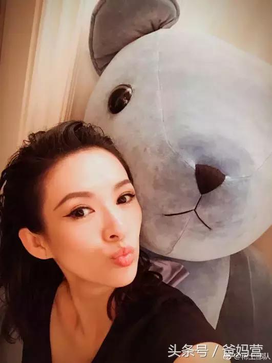 章子怡女儿去姥姥家,章子怡带女儿回家