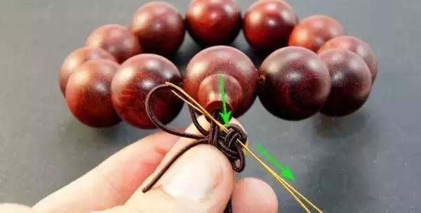 手持佛珠三通绳结尾打法,沉香108佛珠绳结打法