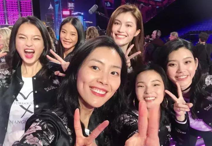 奚梦瑶摔跤对他造成的影响有多大,奚梦瑶维密大秀摔跤