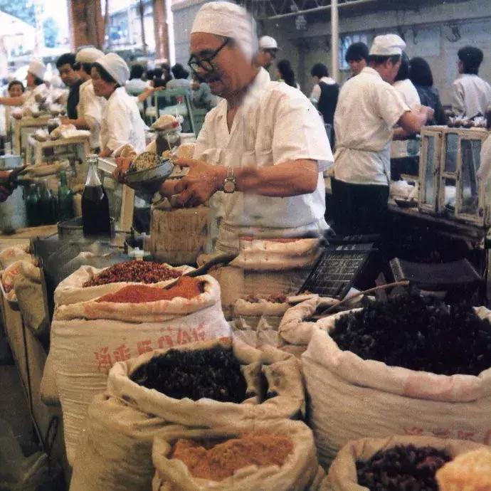 30年前沈阳老照片中街,沈阳市80年代的老照片