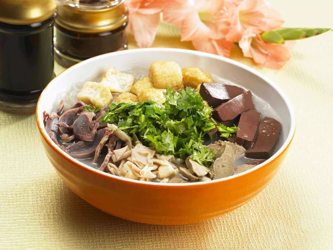 冬季寒冷期间吃什么好一点,天气冷了记得吃点暖胃的食物