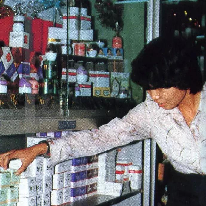 30年前沈阳老照片中街,沈阳市80年代的老照片