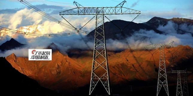 美出天际日照金山,美出天际饱和度惊人