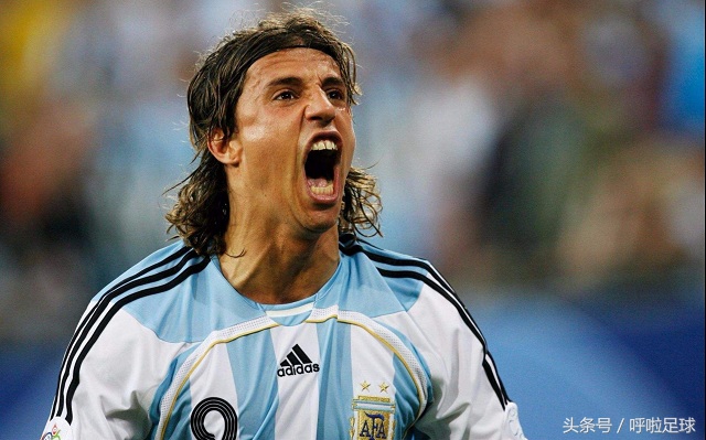 贝克汉姆卡洛斯凌空,长发飘飘拉莫斯