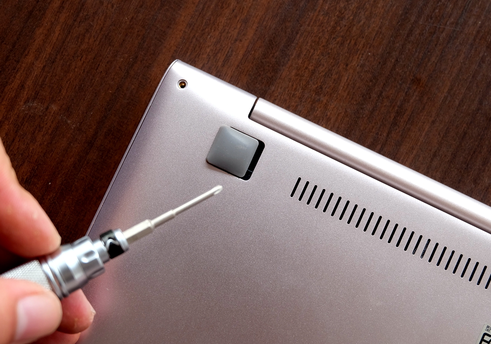 老笔记本换固态硬盘教程视频,换固态硬盘教程台式