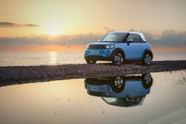 可能是最个性国产车，配无框车门、5块液晶屏，8万买它妹子更爱你