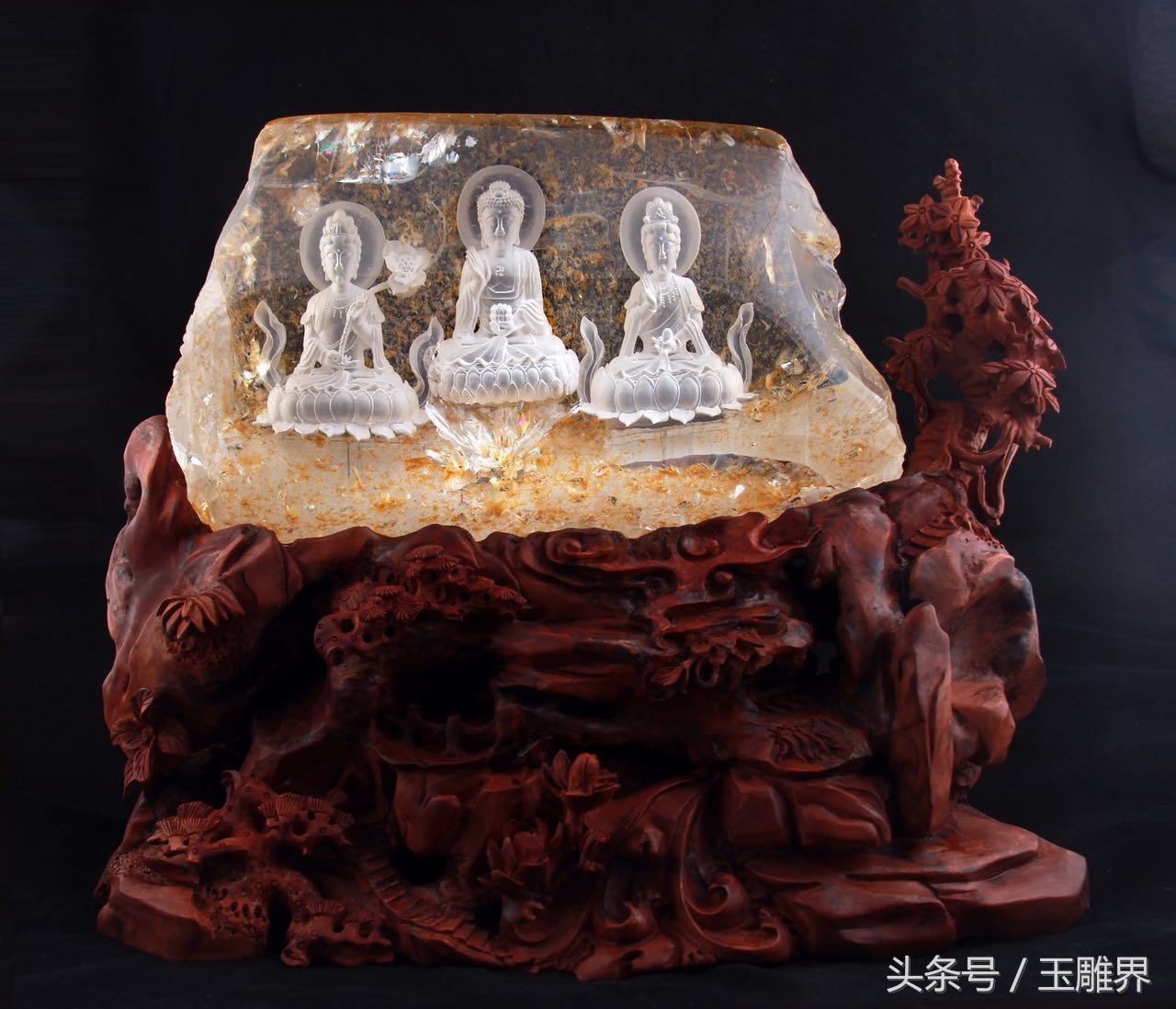 为什么纯天然水晶比较便宜,地摊卖的水晶是真是假