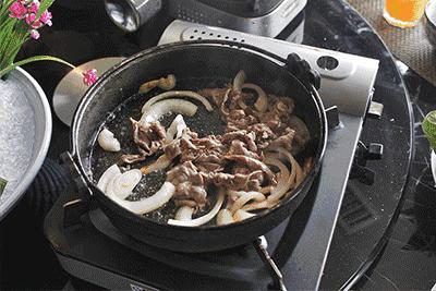 日式火锅寿喜锅正宗,正宗日式寿喜锅跪式服务