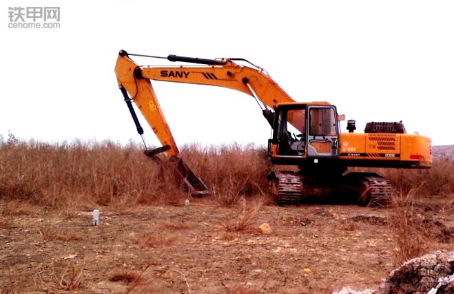 我在非洲开挖机:车坏了没法修,时刻提防打劫盗窃