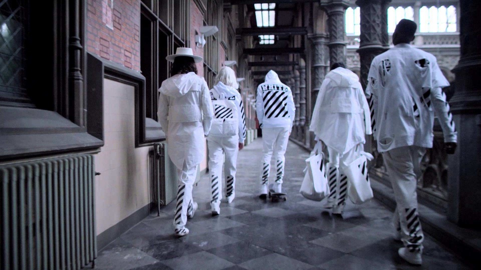 一件卫衣卖1千多,一件offwhite卫衣多少钱